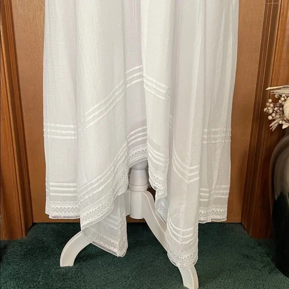 Elegant White Maxi Dress by Express - Picture 4 of 16